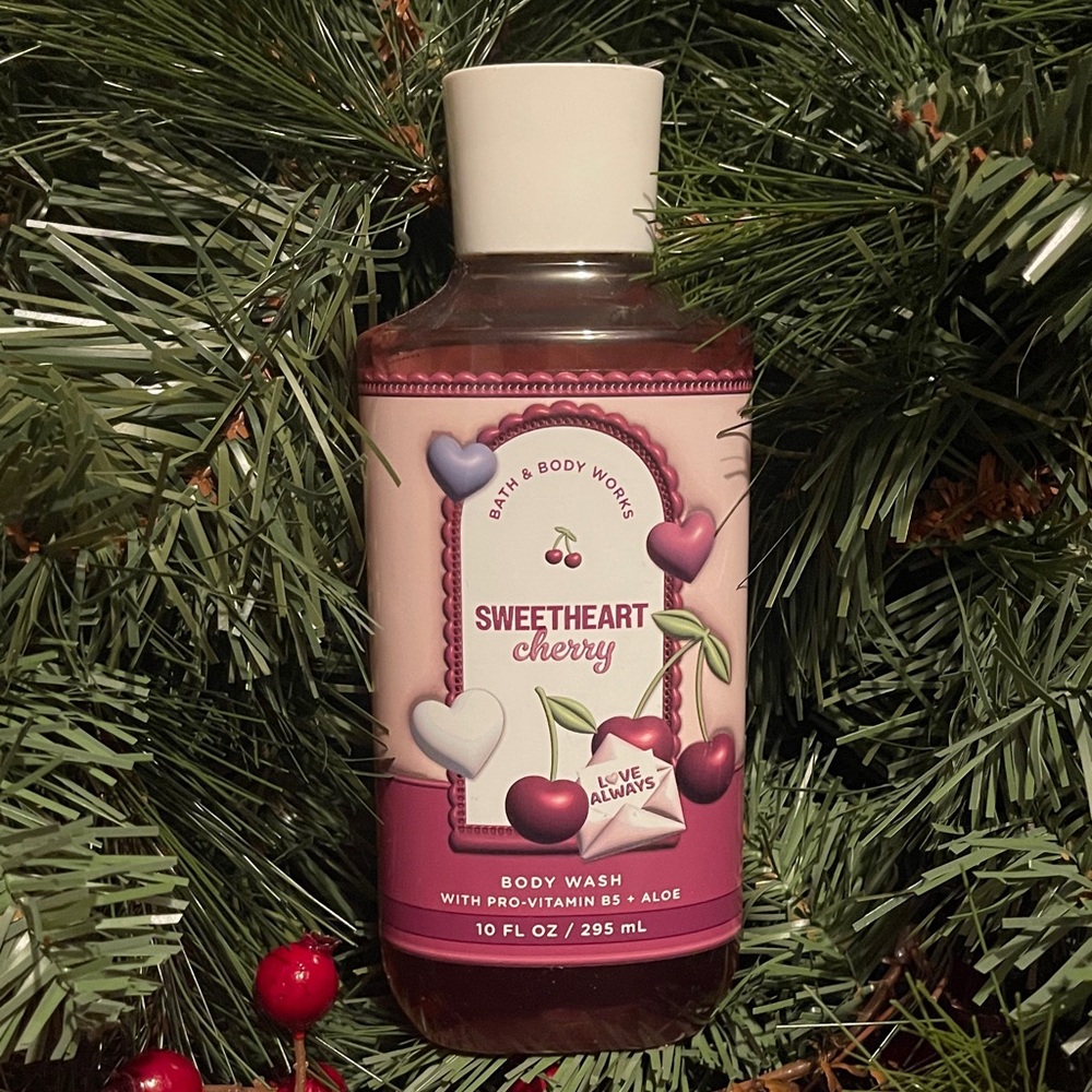 Bath & Body Works Sweetheart Cherry Body Wash - Pink and White